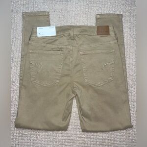 NEW NWT American Eagle Outfitters Tan Low Rise Jeggings, Size 4 Short